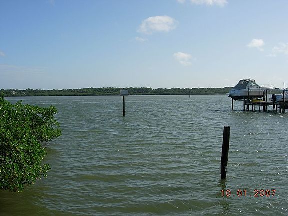 wide veiw of intercoastal waterway