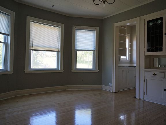 4th image of 330-332 N 12th Ave E