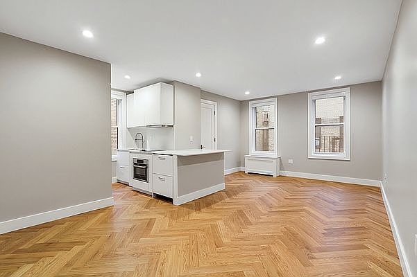 1st image of 220 W 24th St APT 6T