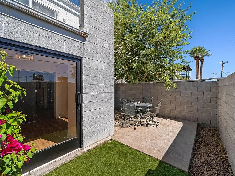 385 W Pierson St #E5 — Photo 13