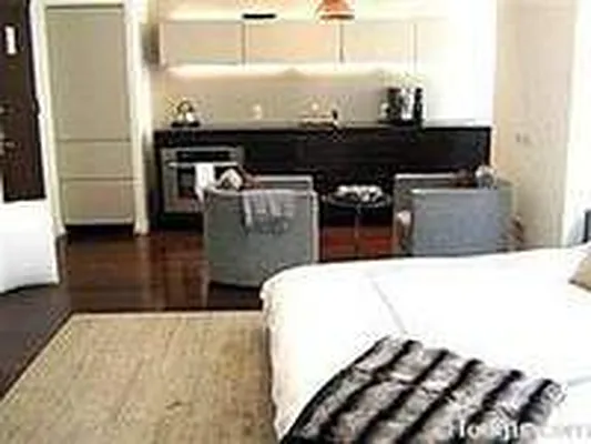 Rented by Keller Williams NYC | media 20