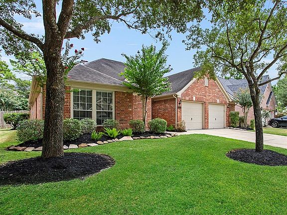 3rd image of 3219 Twinmont Ln