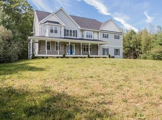 19 Canoe Club Ln, Pembroke, MA 02359