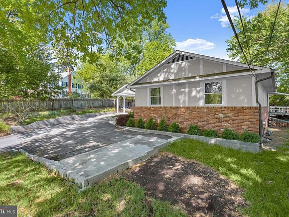 3rd image of 9329 Harvey Rd