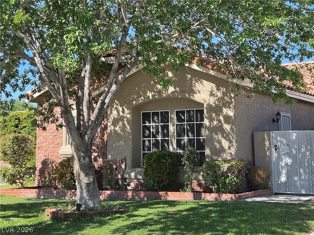 3 bed, 3.0 bath, 2497 sqft, $2,850 — Photo 2