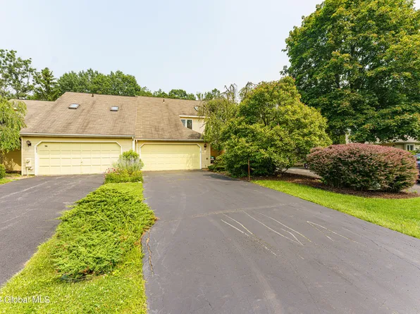 72 Commonwealth Drive, Glenmont, NY 12077