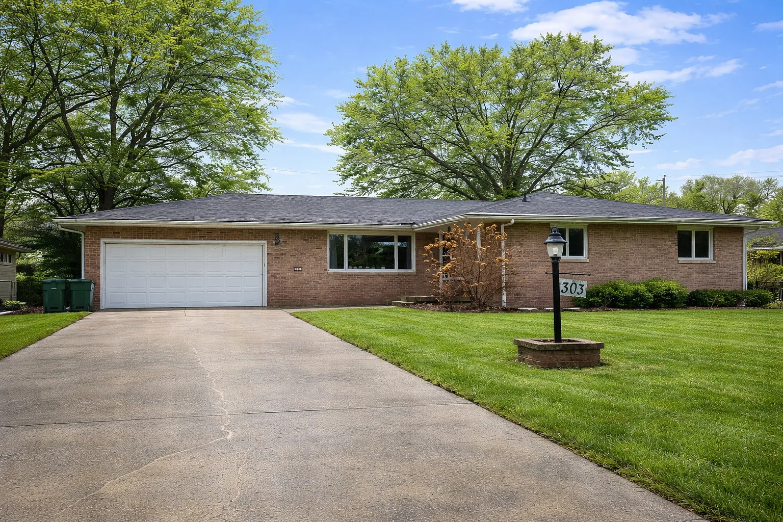303 Burkwood Ct W photo 1