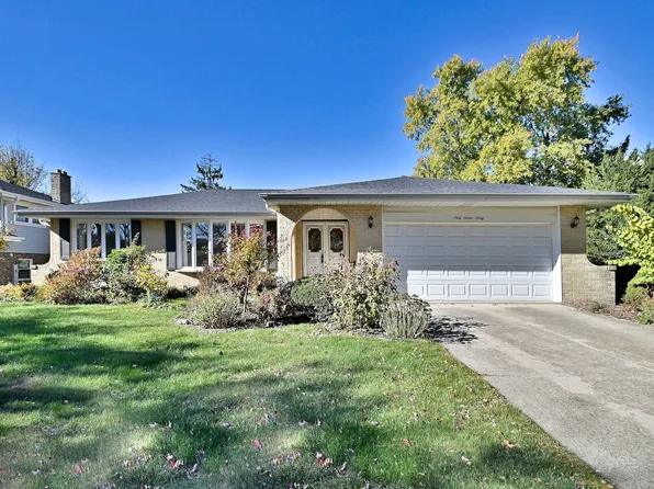 6730 Charleston Dr, Darien, IL 60561