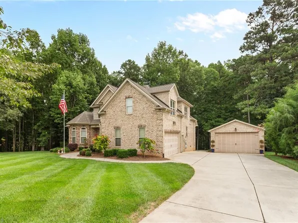 645 Kapstone Xing, Lexington, NC 27295