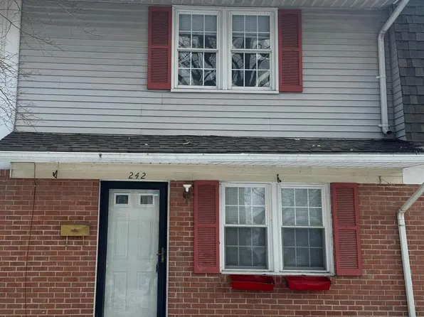 242 Cameron St, Berryville, VA 22611