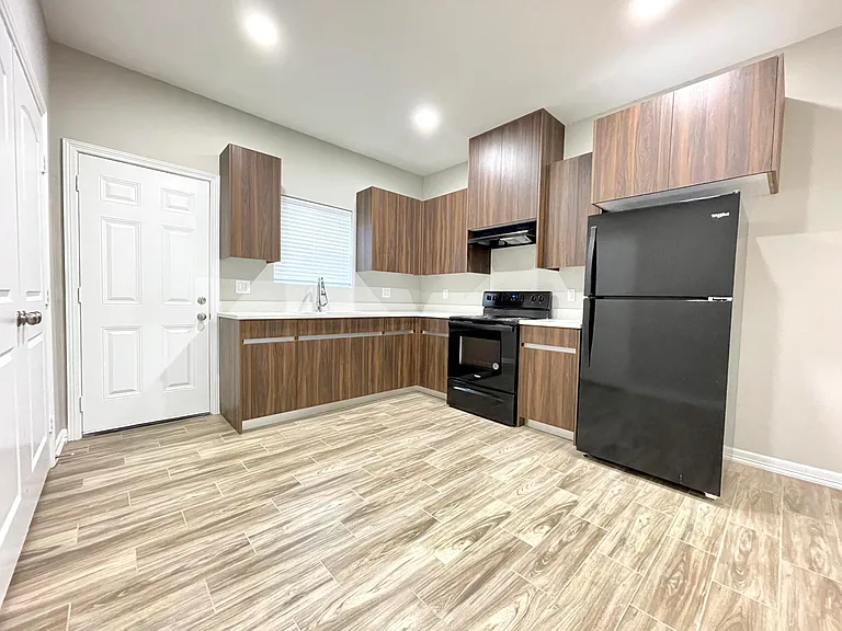 804 Sunset Valley St #1 — Photo 7