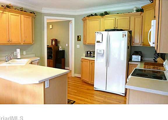 5th image of 8209 Hunters Dr