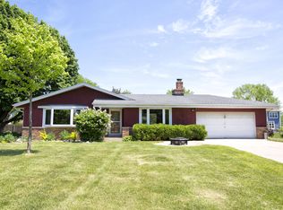 W134S6598 Sherwood Cir, Muskego, WI 53150