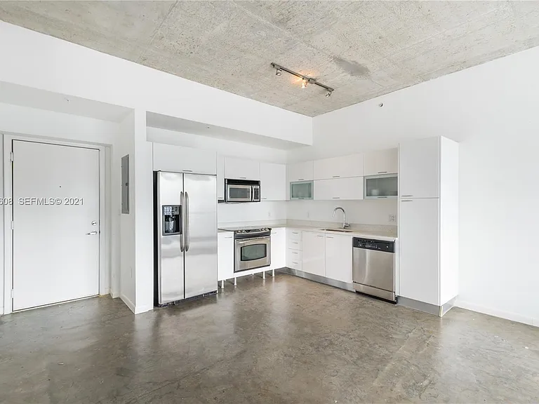 133 NE 2nd Ave #4 — Photo 5