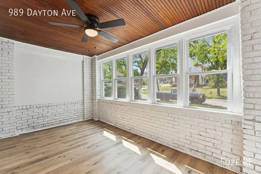 Beautifully Updated 3-Bedroom in St. Paul Available Now! — Photo 2