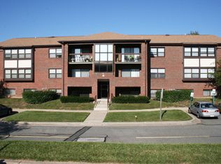 8 Juliet Ln APT 102, Nottingham, MD 21236