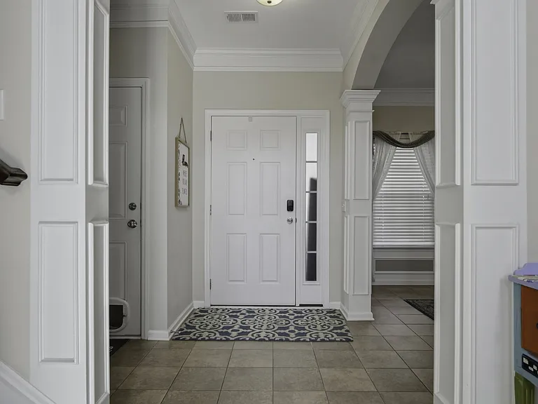 225 Urbano Ln — Photo 13