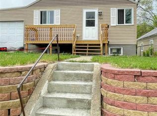 720 12th St NE, Minot, ND 58703
