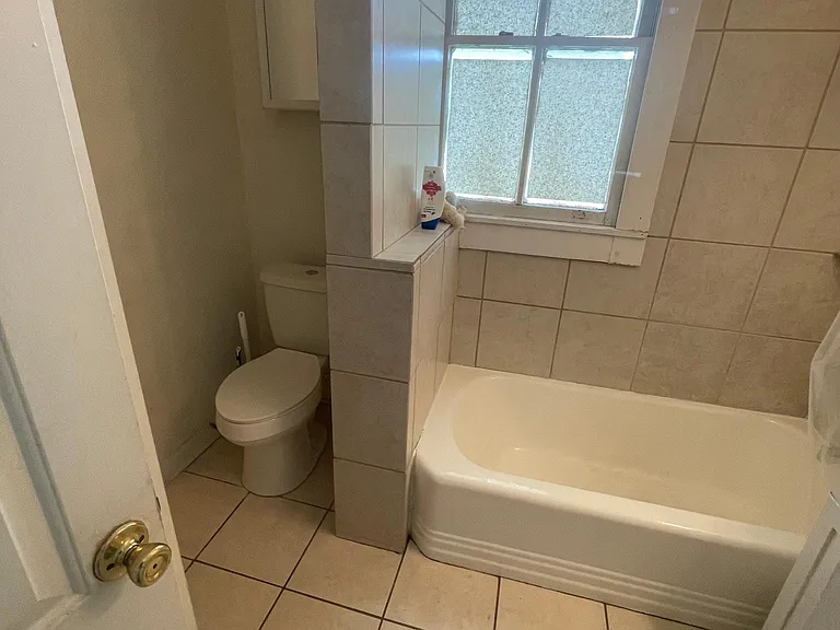 2674 Myrtle St — Photo 34
