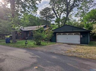 901 Snowden Dr, Boaz, AL 35957