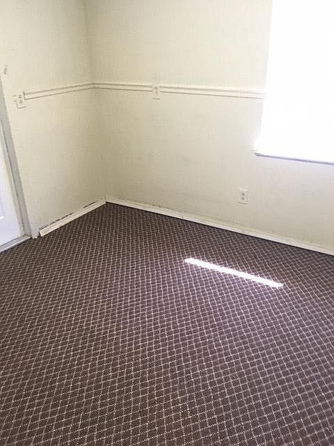 2nd image of 1131 SW 44th St