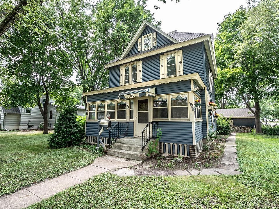 1st image of 300 7th St