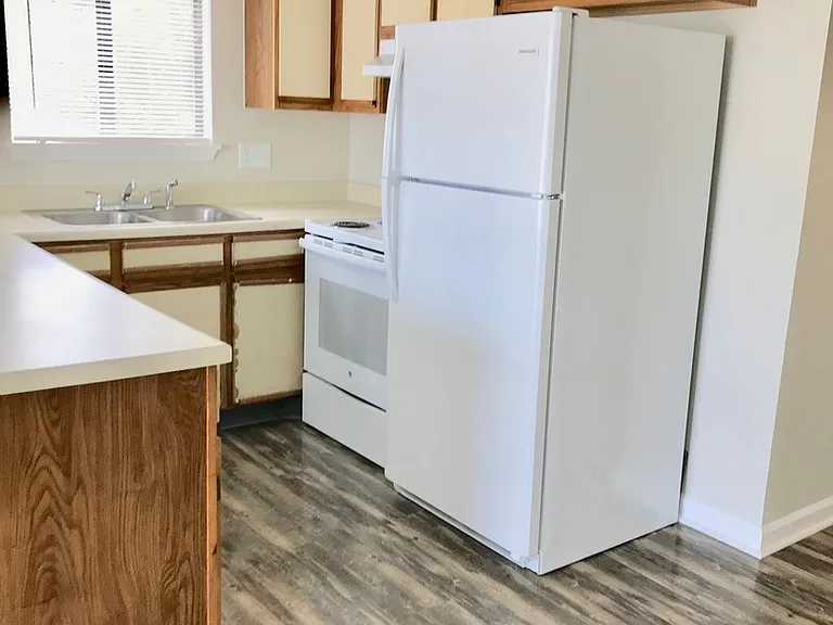 1880 Colony Dr #10B — Photo 6
