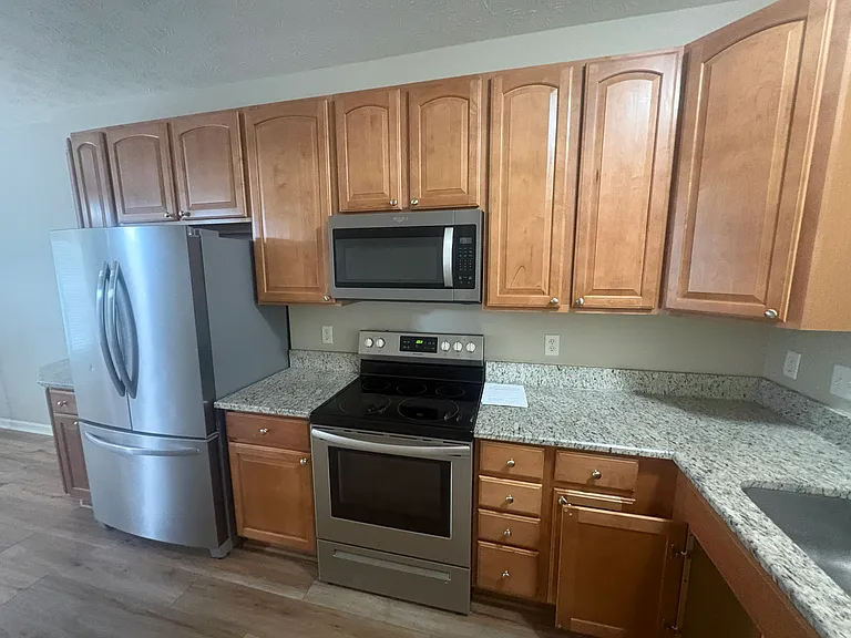 3839 Taft Ave — Photo 6