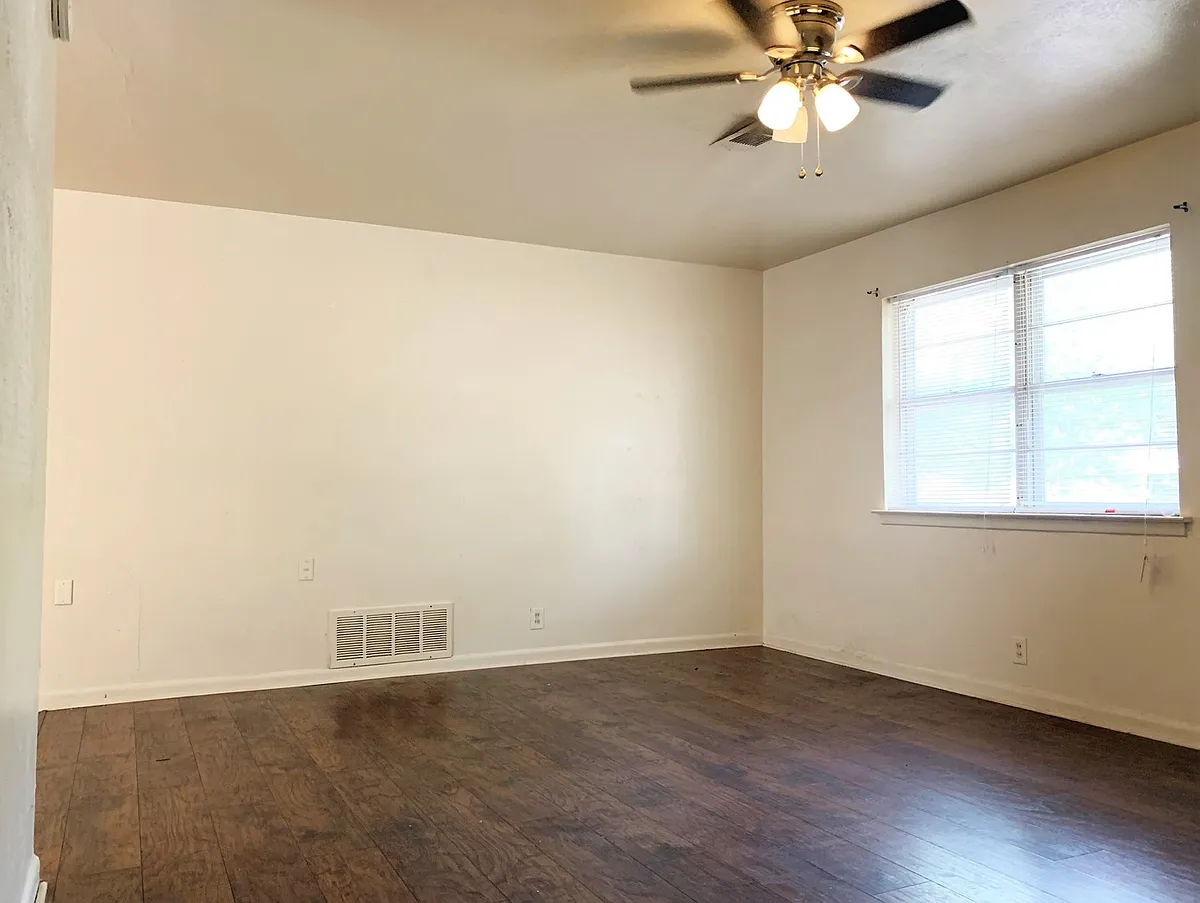 Building Photo - 712 Juno Ln