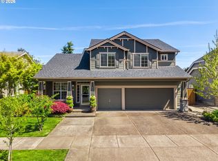 857 Throne Dr, Eugene, OR 97402