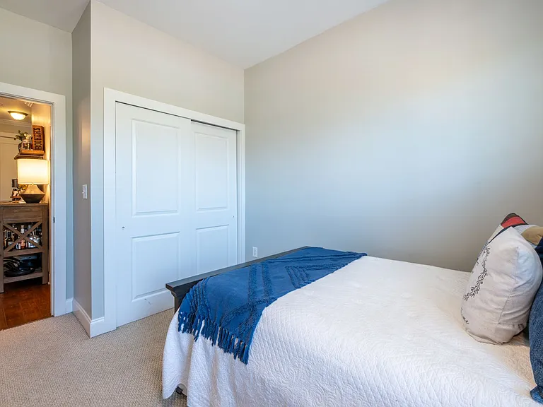 445 W Blount Ave #225 — Photo 19