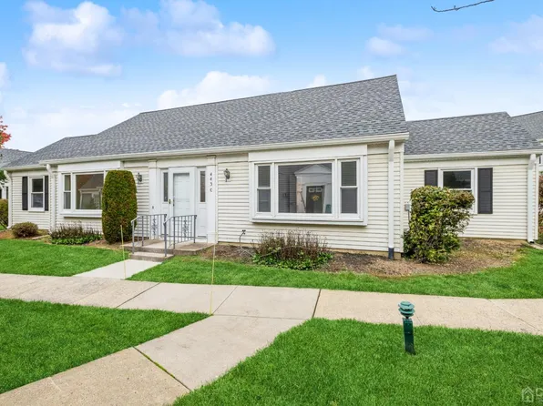 443 Newport Way #C, Monroe Township, NJ 08831