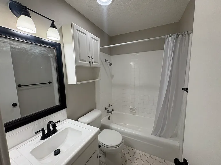 5101 H St #11 — Photo 13