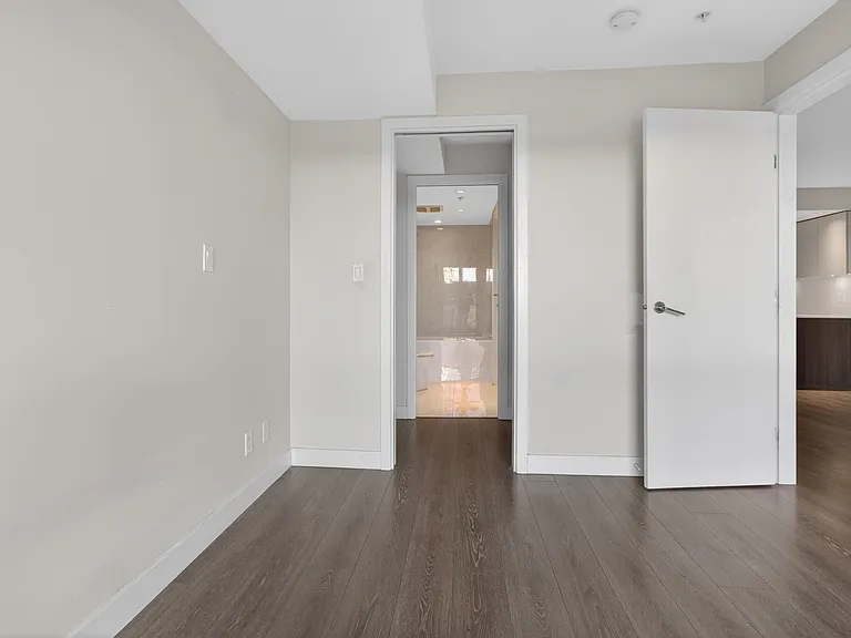 1588 Hastings St E #211 — Photo 10