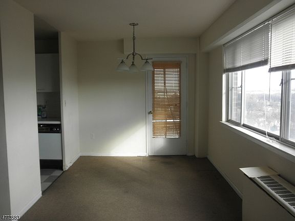 5th image of 275 Prospect St APT 10F