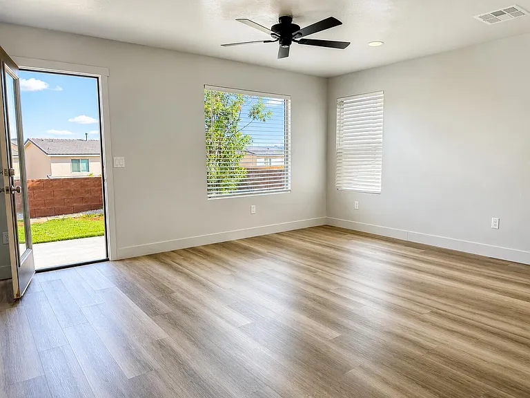 4107 E Phobos Ln — Photo 7