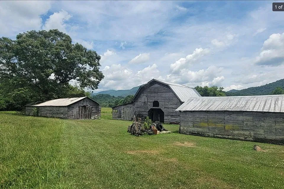 1892 Highway 75