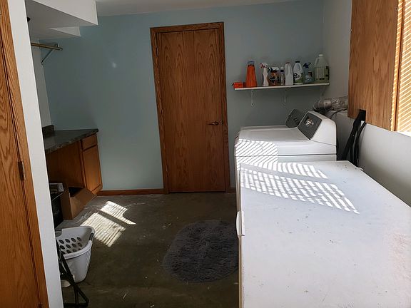 3rd image of 421 37th Ave S