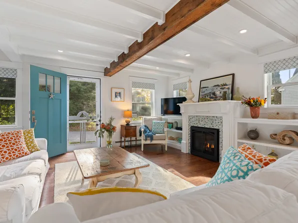 11 Henry St, South Portland, ME 04106