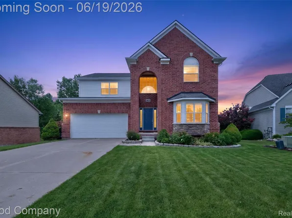 1020 Cross St, Oxford, MI 48371