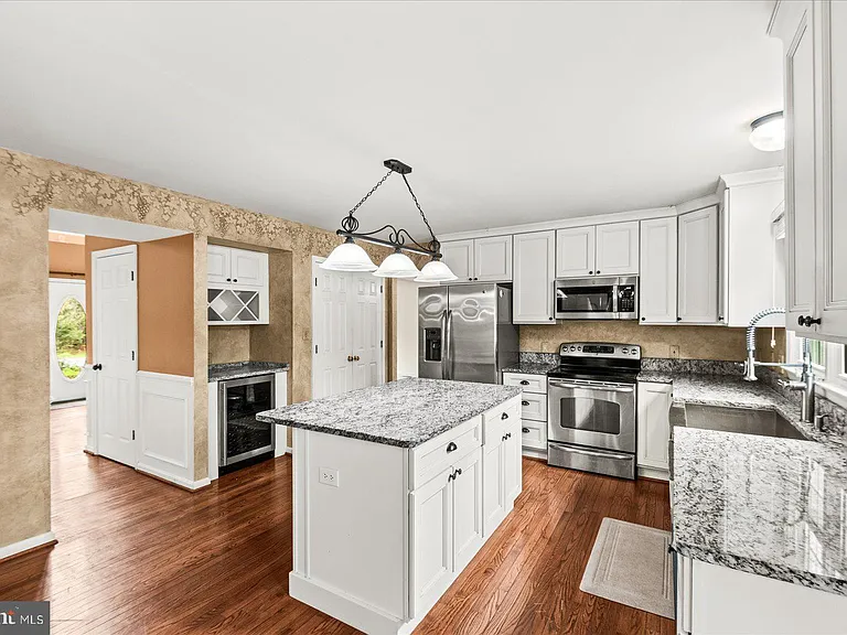 80 Stonewall Dr — Photo 4