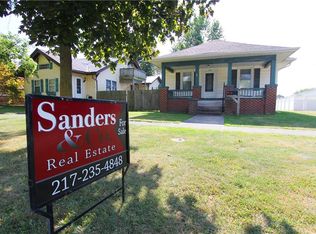 1305 S 17th St, Mattoon, IL 61938