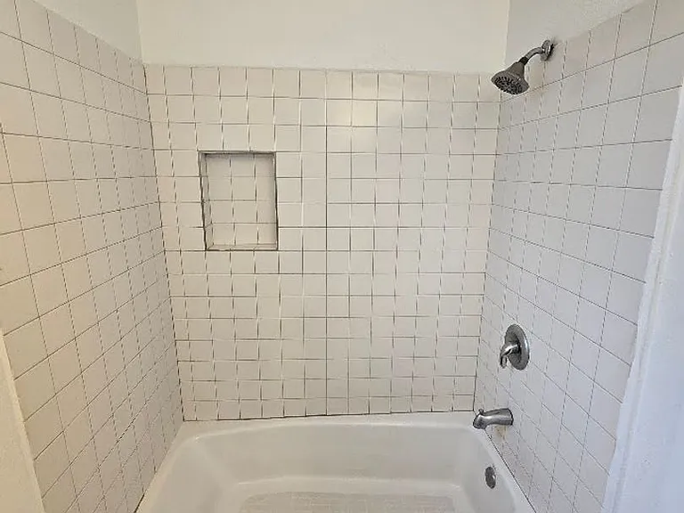 915 Walter St SE — Photo 11