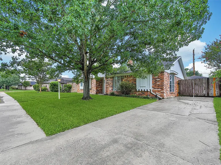 626 Park Knoll Ln — Photo 21