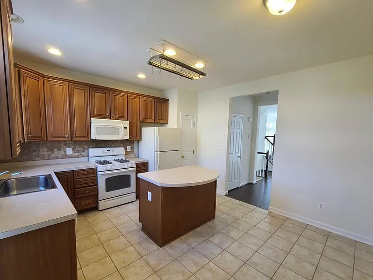 42625 Homefront Ter — Photo 8