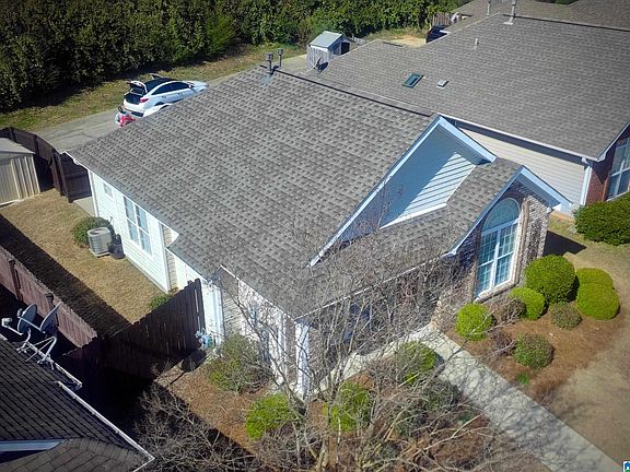2nd image of 1008 Village Trl