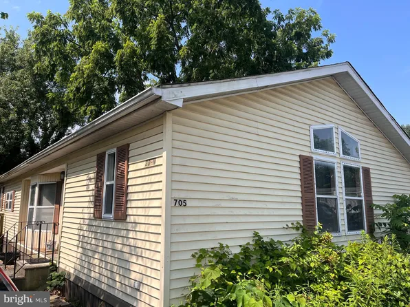 705 Dogwood Dr, Green Lane, PA 18054