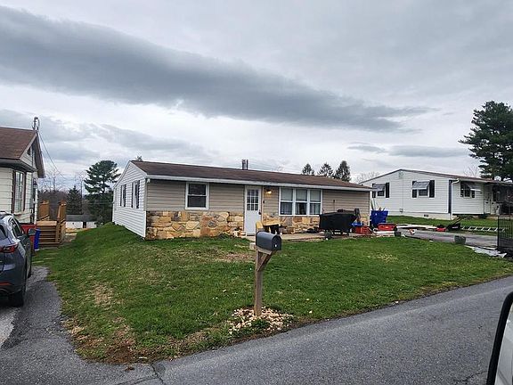 3rd image of 13 Forest Ave