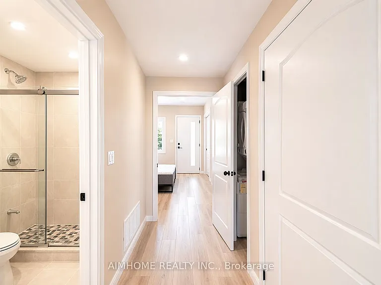 15 Waddington Cres #2 — Photo 13