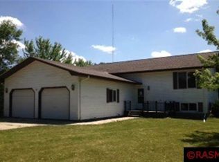 4 Elm Blvd, Blue Earth, MN 56013